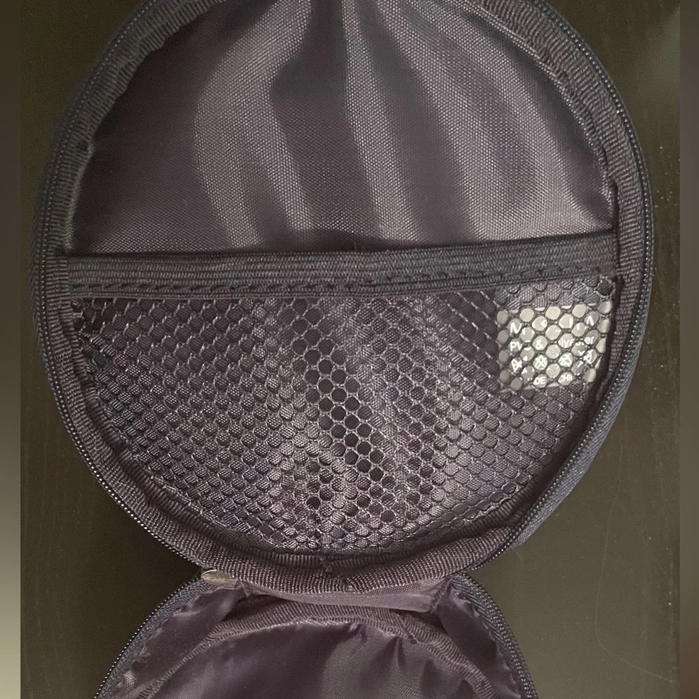 Round Cosmetics Case by Missha